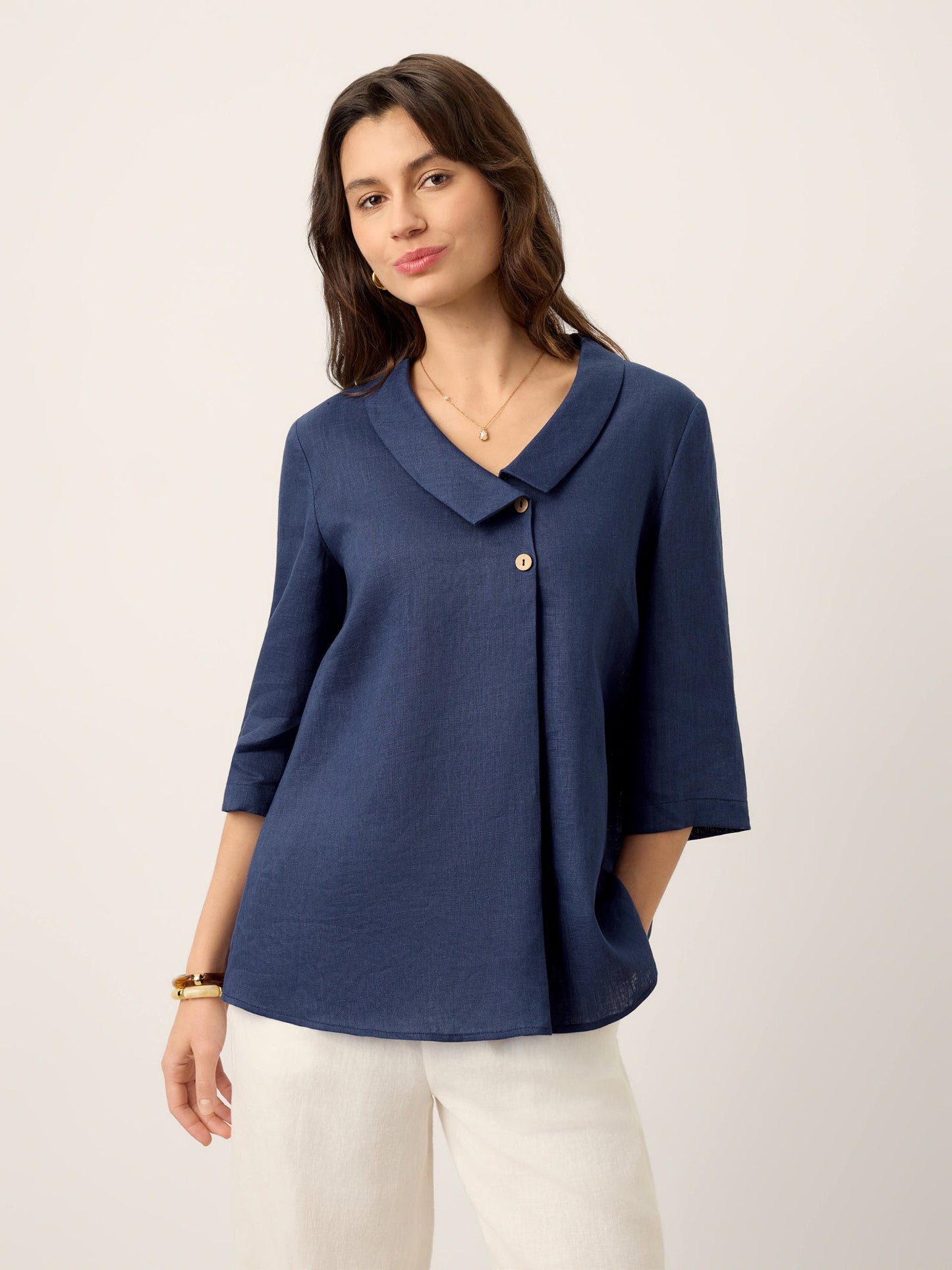 Top plisado invertido cuello asimétrico 100% lino OTTILIE