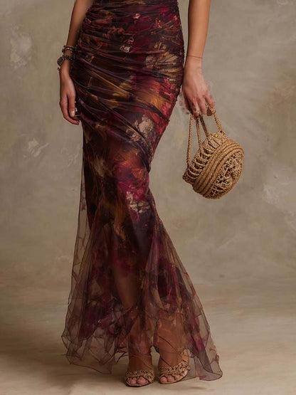 Vestido maxi de sirena con estampado floral vintage, hombros descubiertos y fruncido en malla
