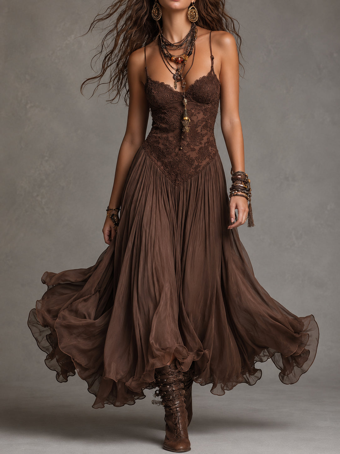 Vestido maxi corsé de encaje y chifón marrón oscuro