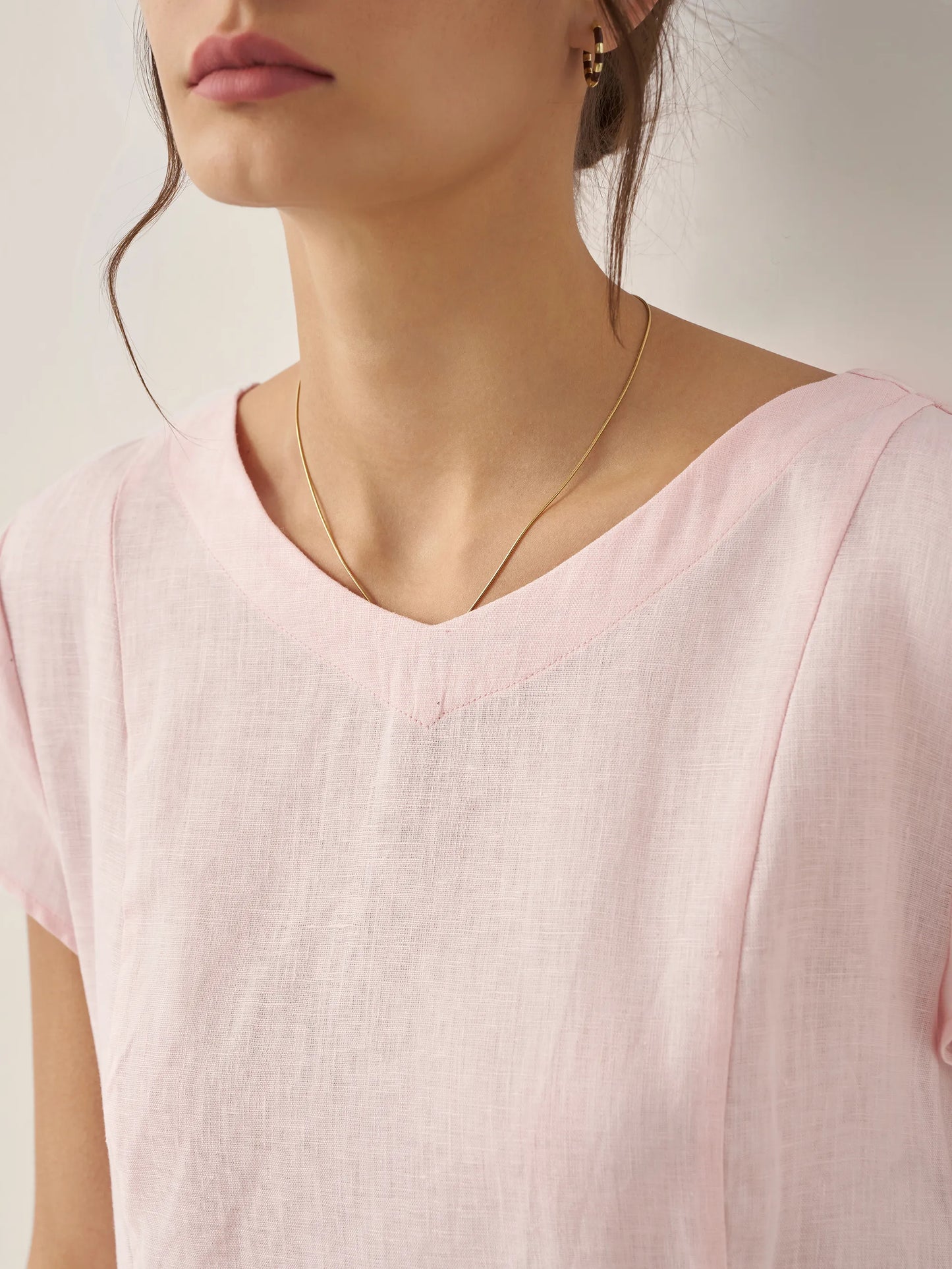 Vestido de verano 100% lino natural con cuello de pico ALEXA