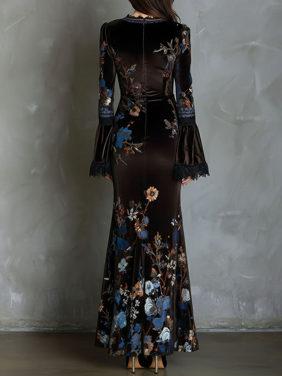 Vestido de gala de terciopelo azul medianoche con estampado floral y ribete de encaje