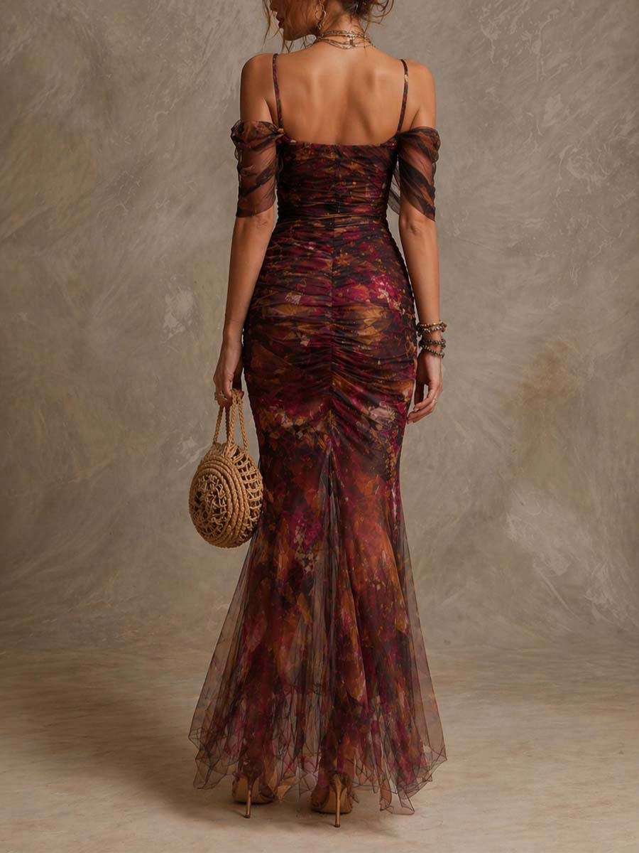 Vestido maxi de sirena con estampado floral vintage, hombros descubiertos y fruncido en malla