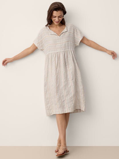 Vestido midi de lino fruncido con dobladillo y cuello partido SYDNEY