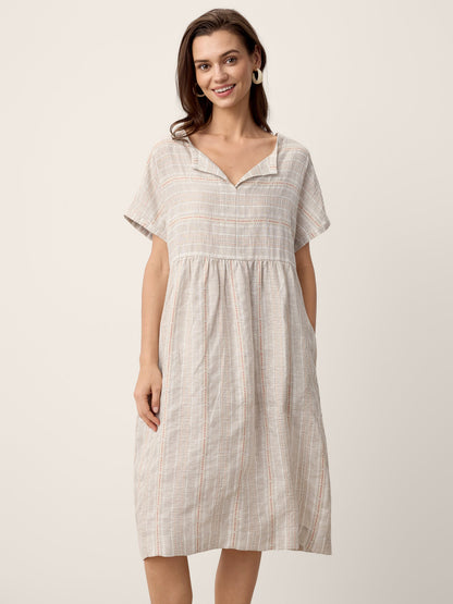 Vestido midi de lino fruncido con dobladillo y cuello partido SYDNEY